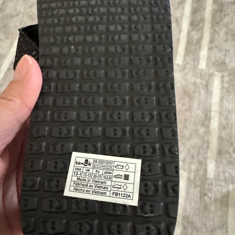 Sanuk Kids Yoga Glitter Black Sandals Y13-1